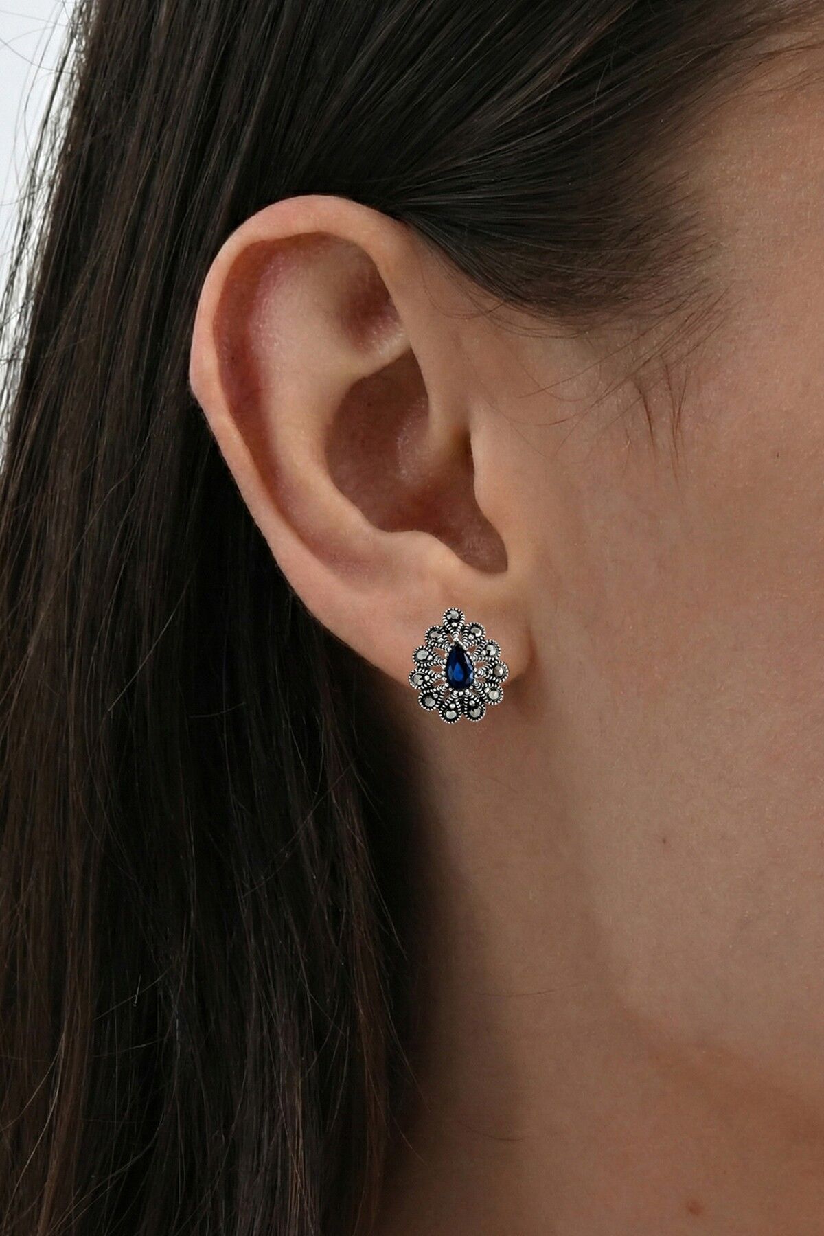 925 Ayar Gümüş Küpe Lacivert Safir Rengi Damla Taşlı Markazit Küpe SGTL13282LACIVERT