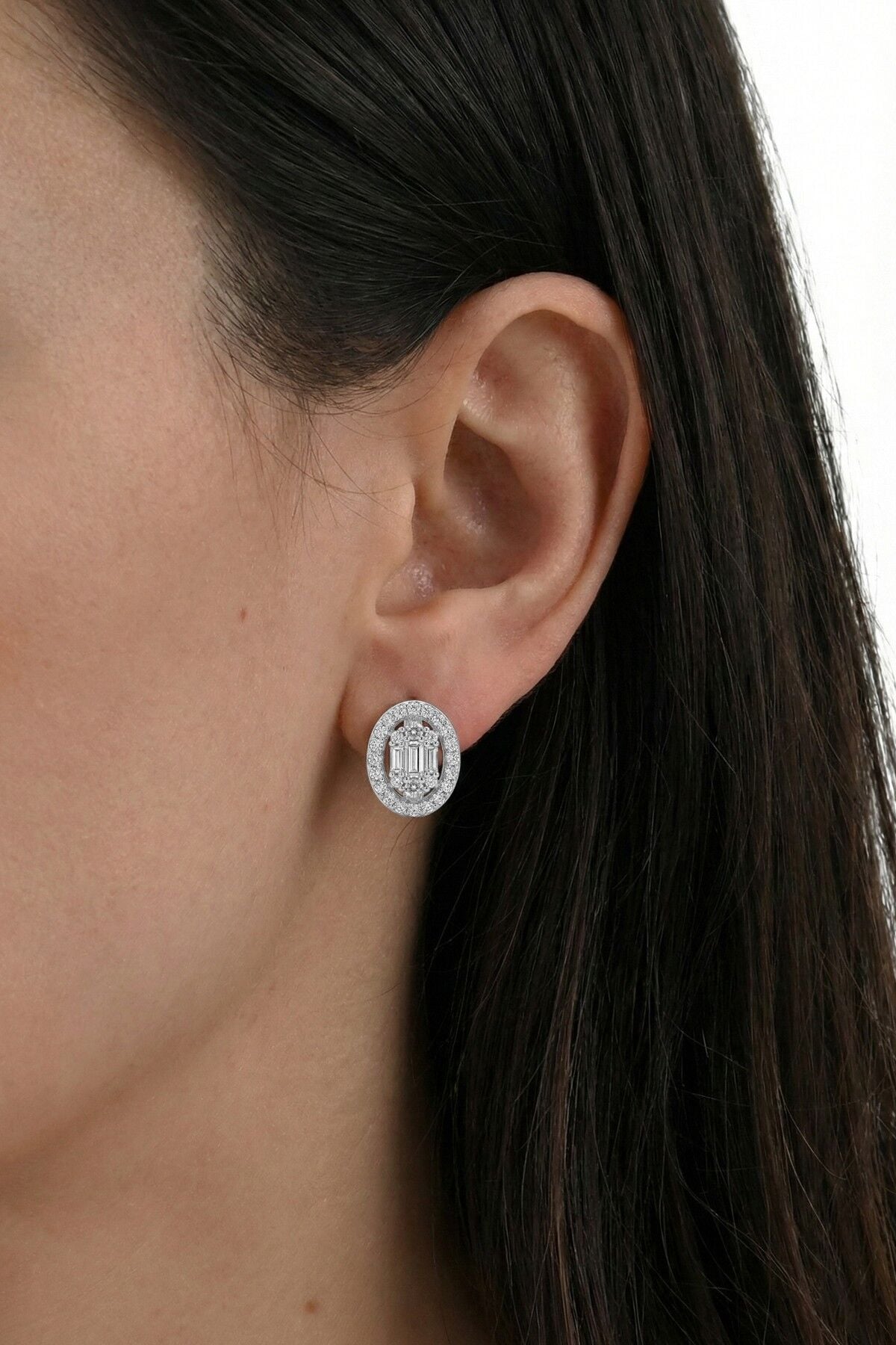 925 Ayar Gümüş Küpe Baget Taşlı Oval Tasarım Lüks Işıltılı Baget Zirkon Taşlı Küpe SGTL13284RODAJ