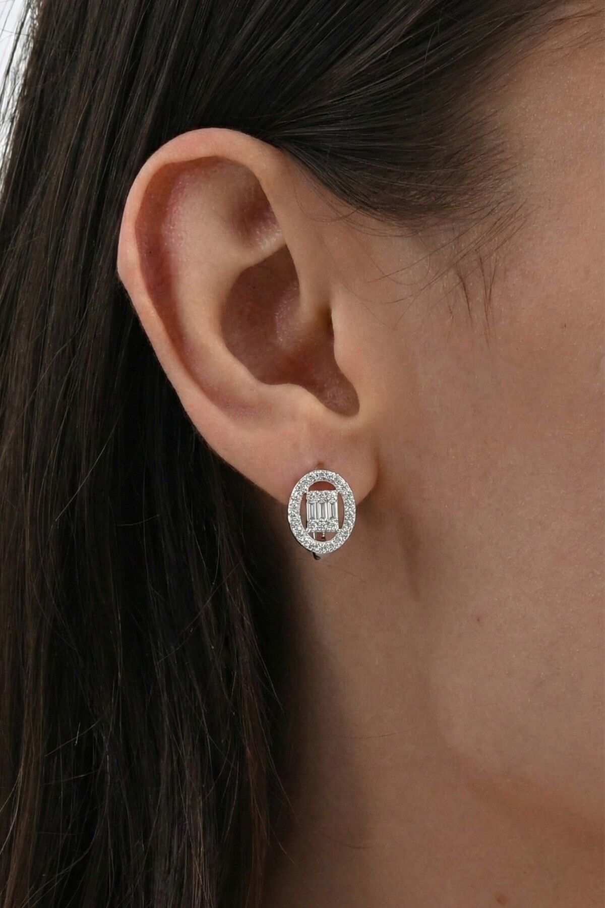 925 Ayar Gümüş Küpe Dikdörtgen Baget Taşlı Lüks Işıltılı Baget Zirkon Taşlı Küpe SGTL13285RODAJ