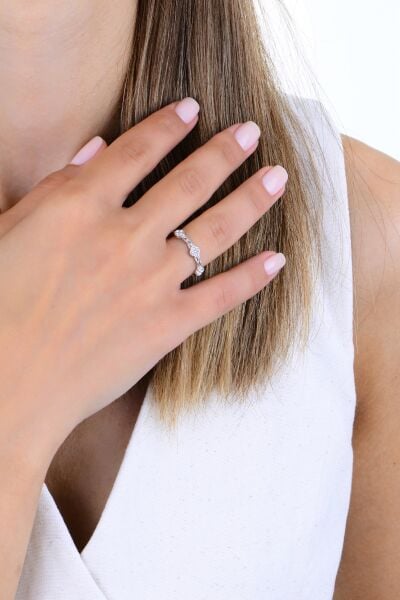 Gümüş rodyumlu zirkon taşlı örgülü yonca tamtur yüzük