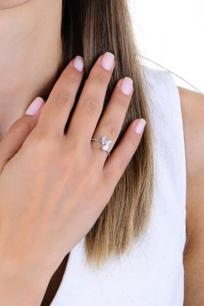 Gümüş rodyumlu inci,zirkon ve sedef taşlı ayarlamalı kelebek yüzük