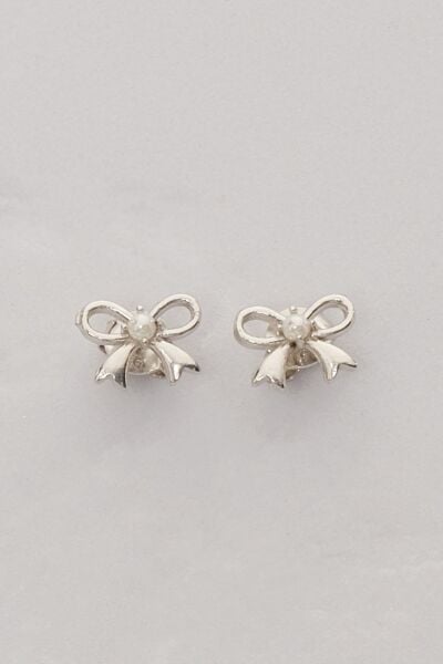 925 ayar gümüş rodyumlu incili fiyonk modeli küpe SGTL12829RODAJ