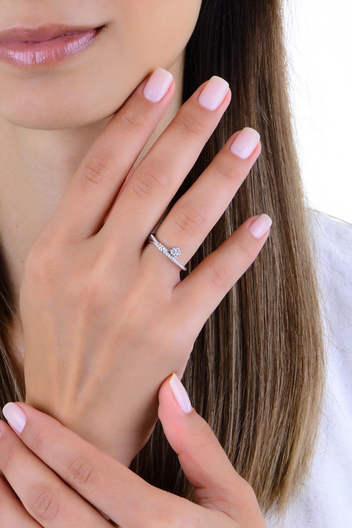 Gümüş rodyumlu zirkon taşlı kuyruklu şans yıldızı yüzük