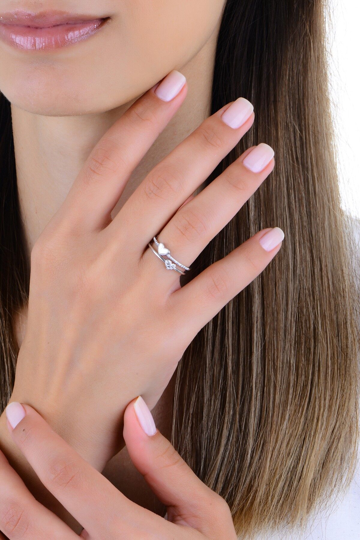 Gümüş rodyumlu zirkon ve sedef taşlı aşık kalpler yüzük