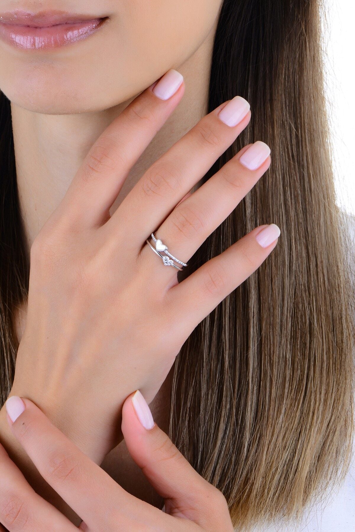 Gümüş rodyumlu zirkon ve sedef taşlı aşık kalpler yüzük