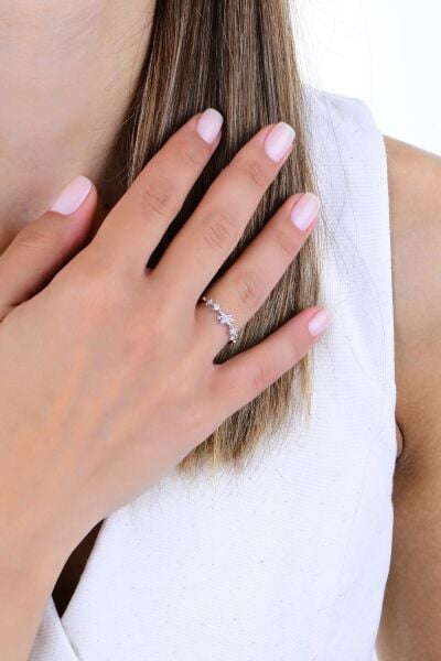 Gümüş rodyumlu zirkon taşlı parıltılı yıldız tozu yüzük