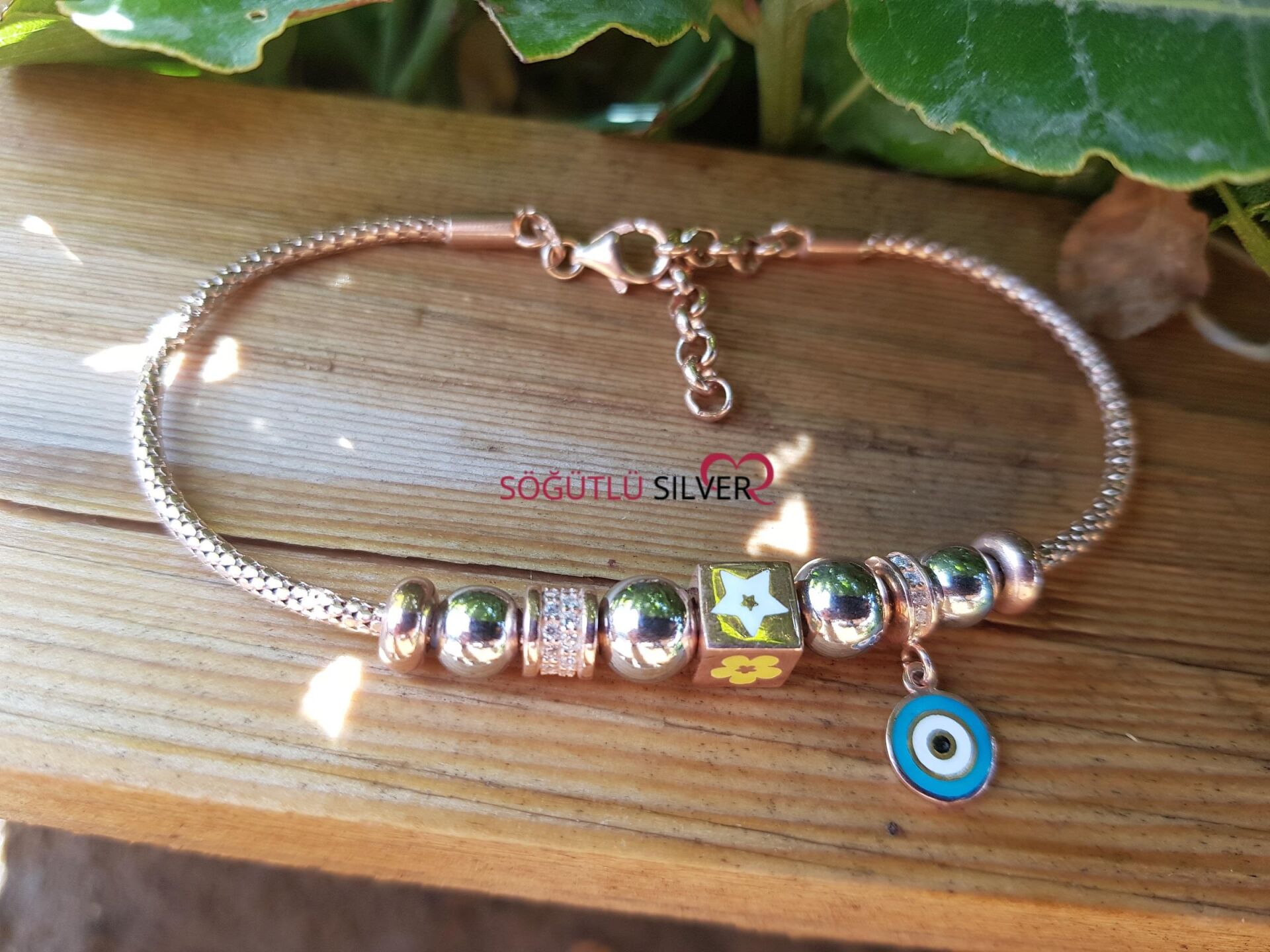 Mineli renkli bileklikler SGTL8410