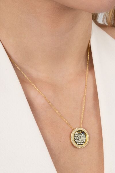 Gümüş altın yaldızlı zirkon taşlı Ayetel Kürsi yazılı nazarlı plaka kolye SGTL12491GOLD