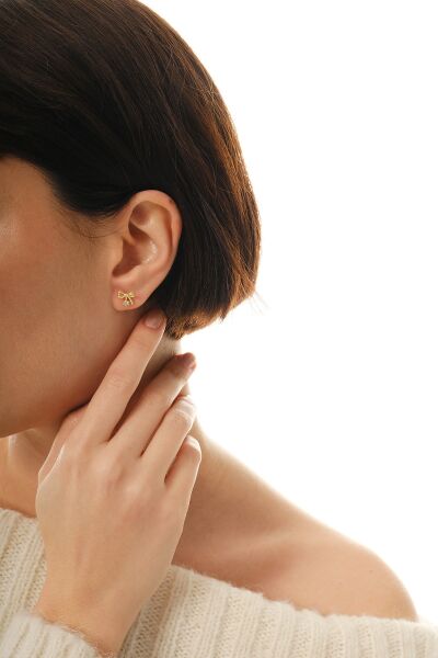 Gümüş altın yaldızlı zirkon taşlı zarif fiyonk küpe SGTL12830GOLD