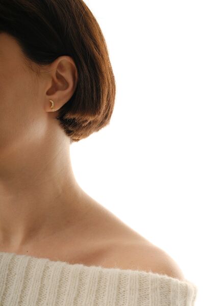 Gümüş altın yaldızlı zirkon taşlı sallantılı ay yıldız küpe SGTL12831GOLD