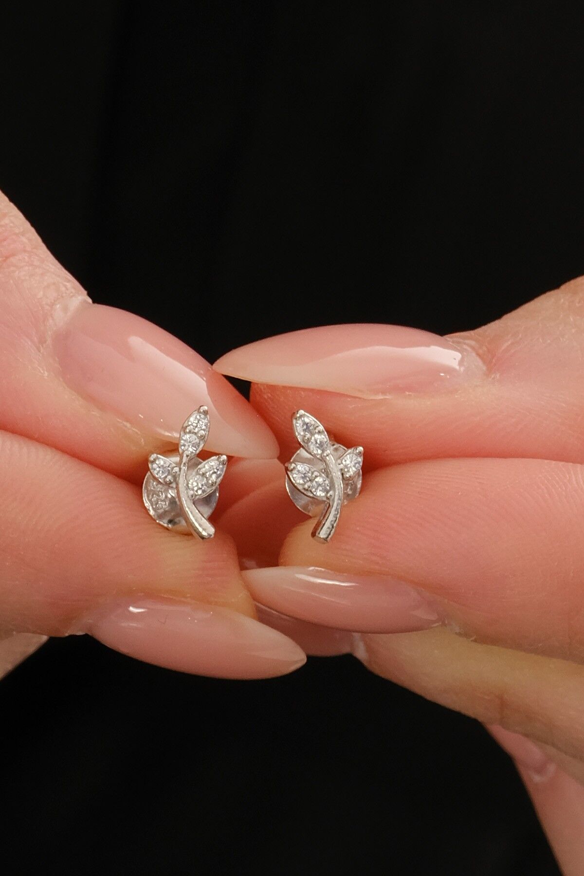 Gümüş rodyumlu zirkon taşlı yaprak küpe  SGTL12846RODAJ