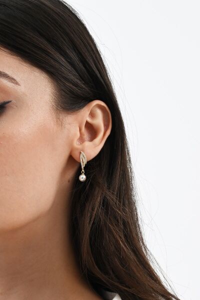 Gümüş altın yaldızlı zirkon taşlı sallantılı inci küpe SGTL13021GOLD