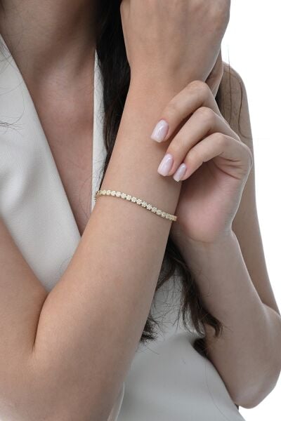 Gümüş altın yaldızlı zirkon taşlı modern görünümlü çiçek zinciri bileklik SGTL12850GOLD