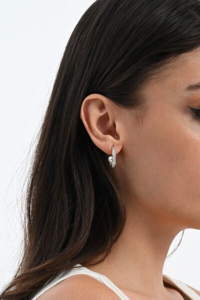 Gümüş rodyumlu zirkon taşlı sarmal model inci küpe SGTL13023RODAJ