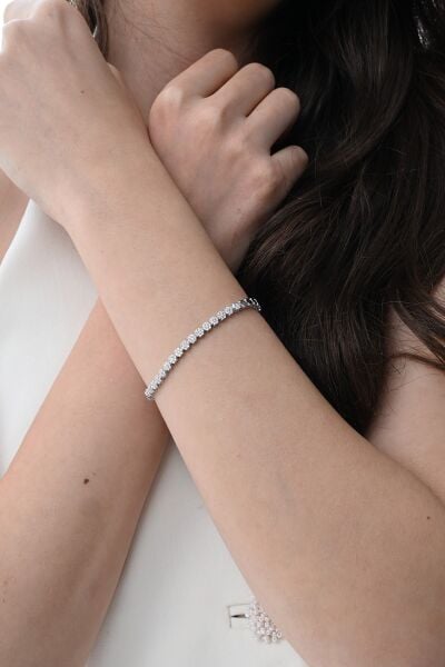 Gümüş rodyumlu zirkon taşlı modern görünümlü çiçek zinciri bileklik SGTL12850RODAJ