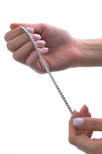 Gümüş rodyumlu zirkon taşlı modern görünümlü çiçek zinciri bileklik SGTL12850RODAJ