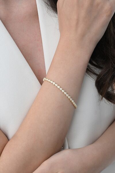 Gümüş altın yaldızlı zirkon taşlı modern görünümlü ardışık üçgenler bileklik SGTL12853GOLD
