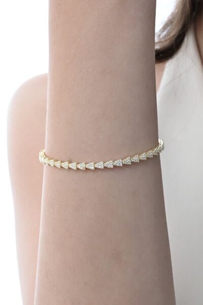 Gümüş altın yaldızlı zirkon taşlı modern görünümlü ardışık üçgenler bileklik SGTL12853GOLD