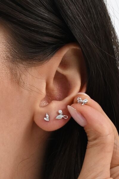 Gümüş rodyumlu zirkon taşlı incili yaprak fiyonk ve mini yapraktan oluşan kombin küpe  SGTL13030RODAJ