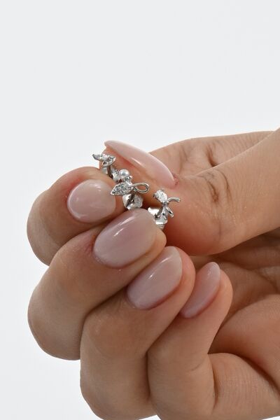 Gümüş rodyumlu zirkon taşlı incili yaprak fiyonk ve mini yapraktan oluşan kombin küpe  SGTL13030RODAJ