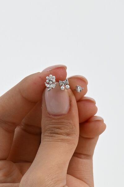 Gümüş rodyumlu zirkon taşlı incili çiçek, fiyonk ve kalpten oluşan kombin küpe SGTL13032RODAJ