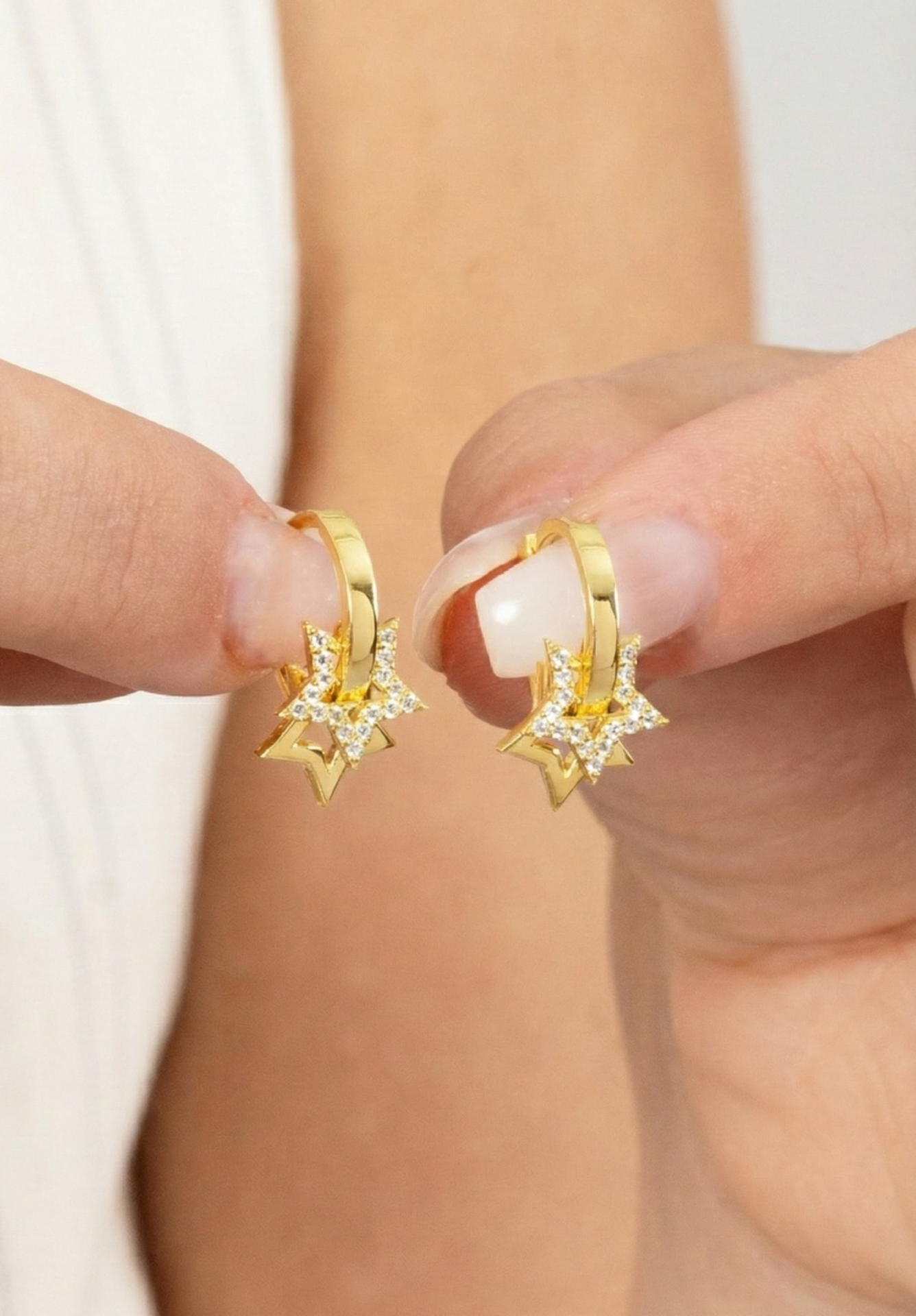 Gümüş Altın Yaldızlı Zirkon Taşlı Yıldız Sallantılı Halka Küpe SGTL11152GOLD