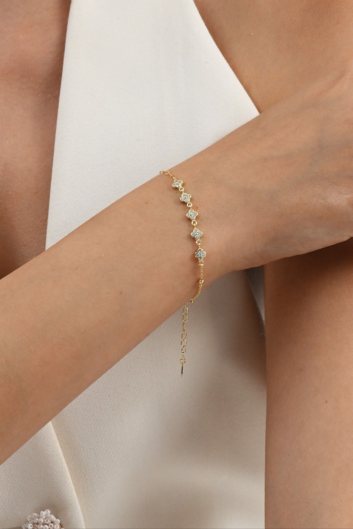 925 ayar gümüş altın yaldızlı zirkon taşlı, şans zinciri beşli gümüş yonca bileklik SGTL13063GOLD