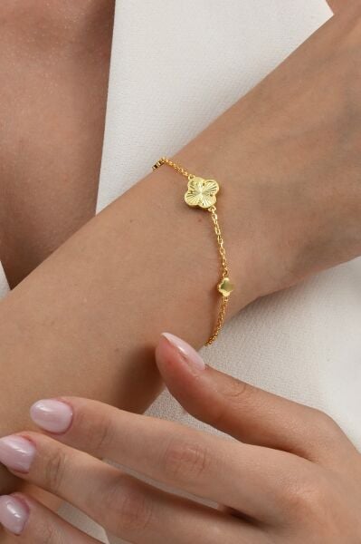 925 ayar gümüş altın yaldızlı lazer işlemeli sonsuz şans yonca bileklik SGTL13064GOLD