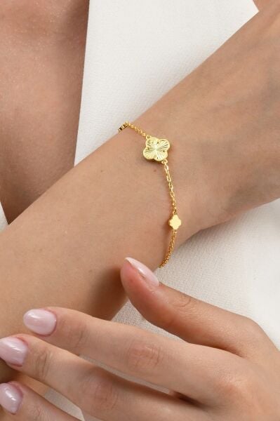925 ayar gümüş altın yaldızlı lazer işlemeli sonsuz şans yonca bileklik SGTL13064GOLD