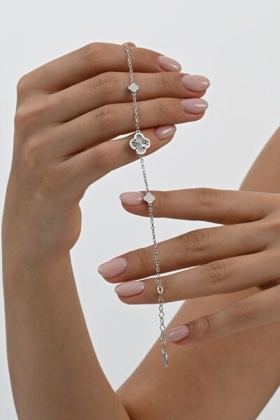 925 ayar gümüş rodyumlu lazer işlemeli sonsuz şans yonca bileklik SGTL13064RODAJ