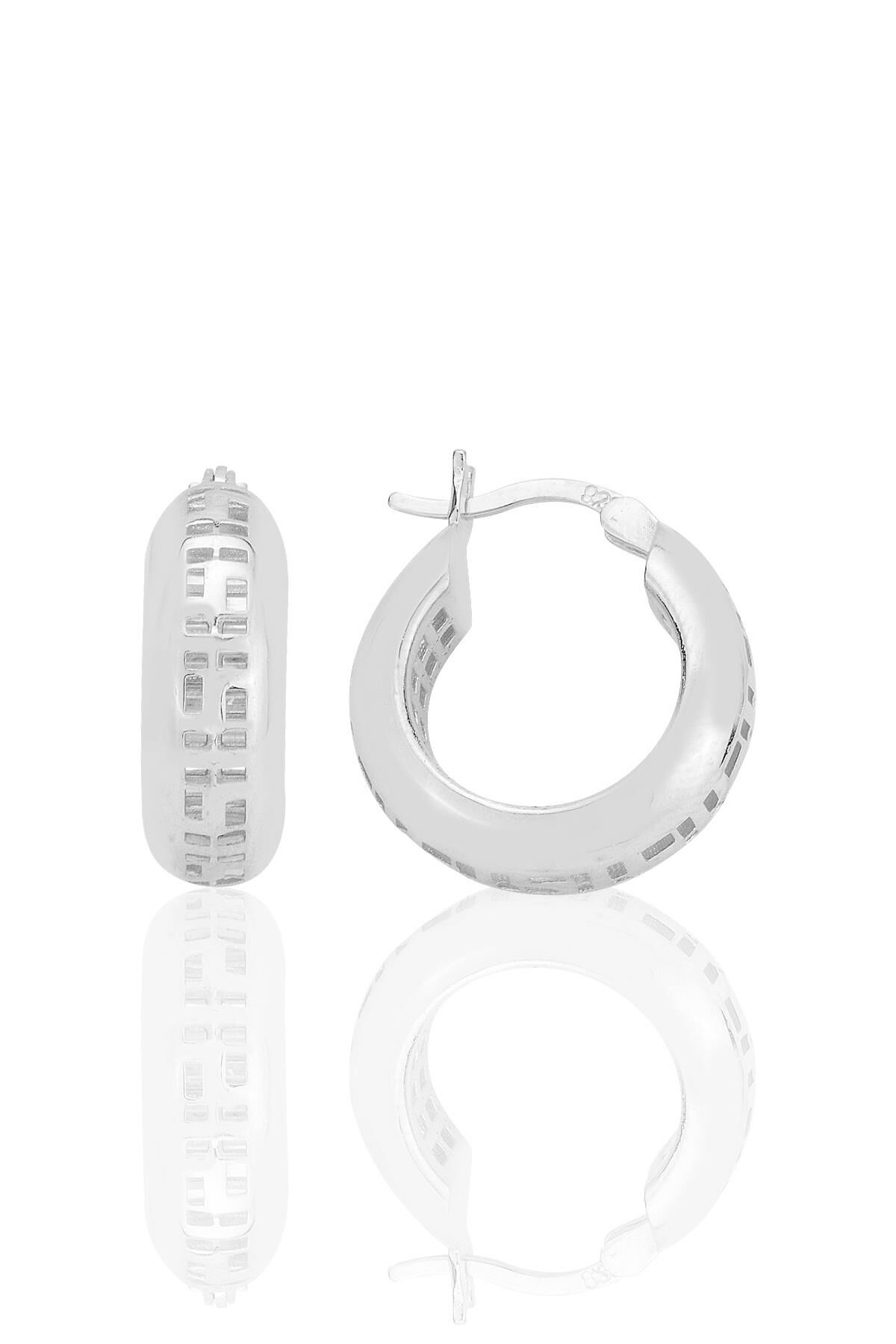 Gümüş beyaz altın rodyumlu özel işçilikli, artuklu modeli füzyon halka küpe SGTL12544RODAJ