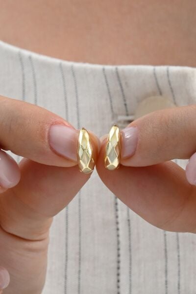 925 ayar Gümüş altın yaldızlı desenli italyan modeli U halka küpe SGTL13071GOLD