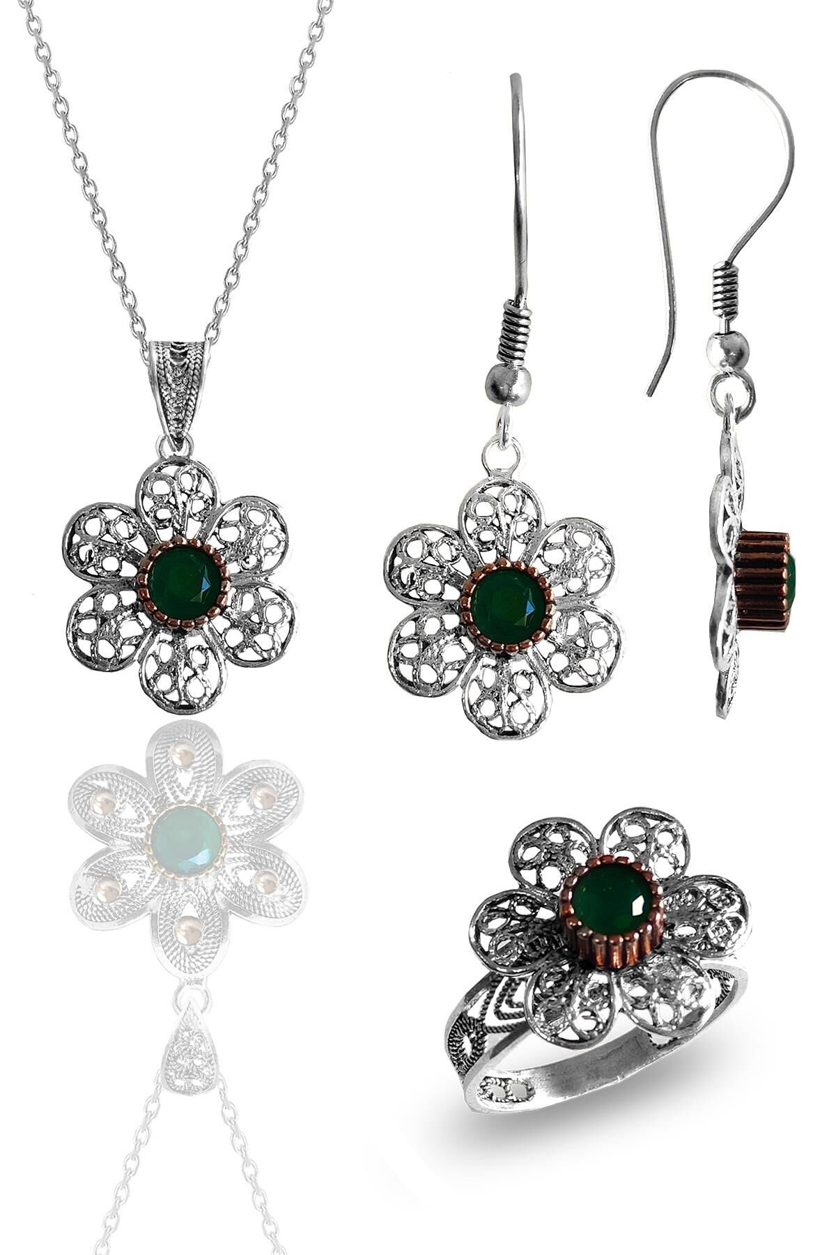 Gümüş kök zümrüt taşlı papatya modeli telkari işlemeli kolye küpe ve yüzük üçlü set SGTL12122YESIL