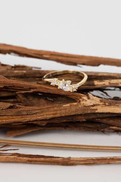 Gümüş altın yaldızlı damla (pear) kesim zirkon taşlı nazende yüzük